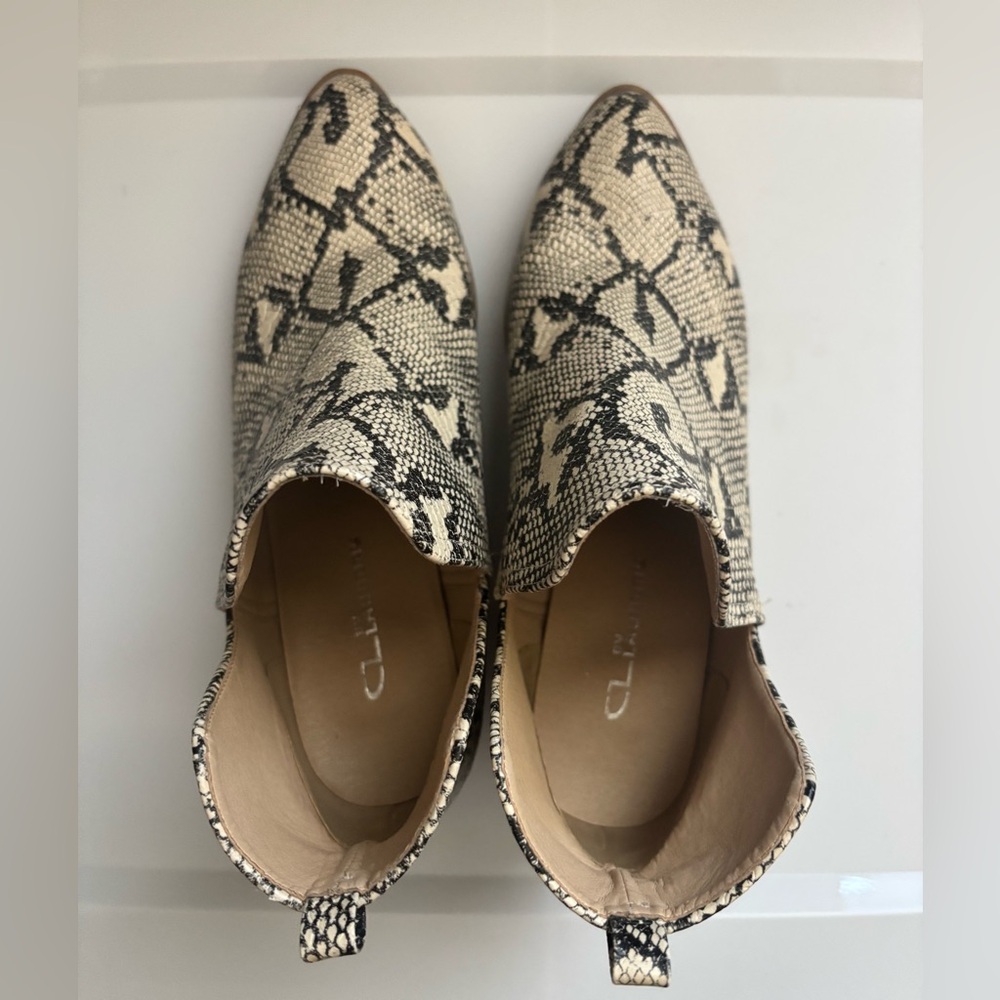 CL By Laundry Snake Skin Booties 9‎